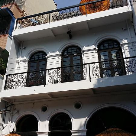 Scott @ 31St Street Hostel Янгон Екстериор снимка